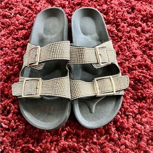 Madden Girl Teddy Arizona 2 Strap Style Sandal plus a 9 3/4” anklet.